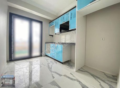 3+1 Sıfır Çarşı Mahallesinde İskanlı Arakat Satılık Daire