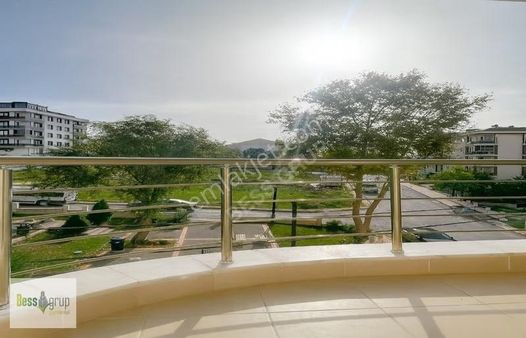 Beylikdüz'ünde Merkezi Lokasyonda 3+1 Ara Kat Satılık Daire