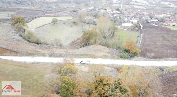 Kaçmaz Emlak'tan Çan Yaya Köyü'nde, Yola Cepheli Satılık Tarla !