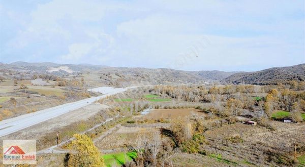 Kaçmaz Emlak'tan Çan Altıkulaç Köyü Anayol Üstü Satılık Tarla !
