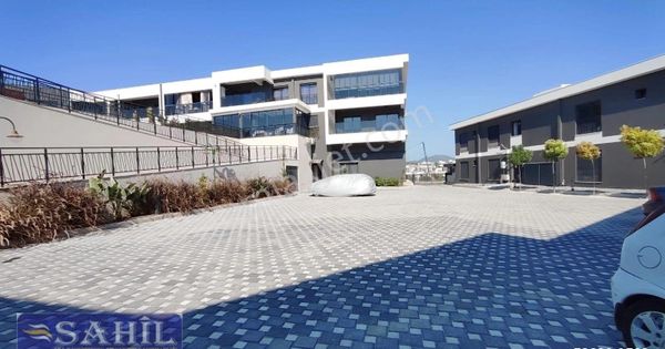 Kuşadası Kadınlar Denizi Satılık Deniz Manzaralı 2+1 Daire