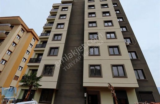 Bayraklı Körfez Mah. Yeni Bina Ebeveyn Banyolu Satılık 2+1 Daire