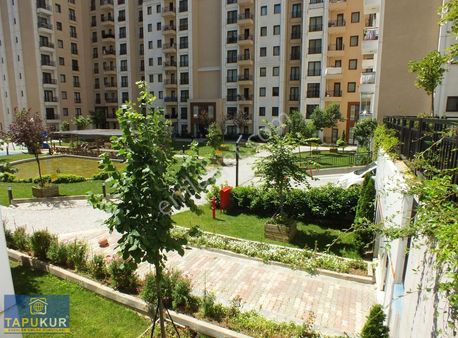 Emlak Konutlarında Balkonlu 144 M2 Daire Tapukur'dan