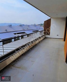 Köy Zekeriyaköy Projesi Emsalsiz Manzaralı, Kiralık Çatı Dubleks