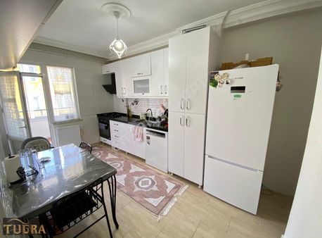 Tuğra'dan Reşadiye'de Satılık 3+1 Site İçi Ara Kat Satılık Daire