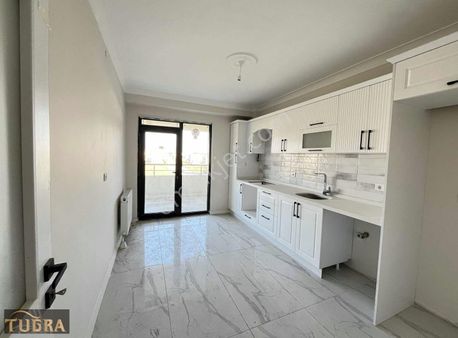 Tuğradan İskanlı Bulvara Cephe Sıfır 3+1 Satılık Daireler