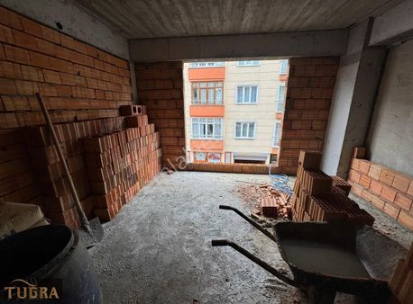 Tuğra'dan Reşadiye Mahallesinde 1+1 Satılık Takasa Açık Daireler