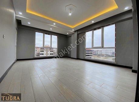 Tuğradan Oturuma Hazır Hatip Havuzlu Sitede Sıfır 3+1 Daireler