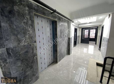 Tuğradan Hatip Mahallesinde Site İçi Havuzlu 2+1 Satılık Daire