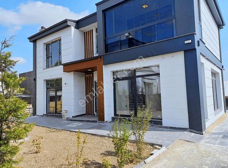 Çıtırık Tan Etimesgut Bağlıca Mahallesinde 6+1 Satılık Villa