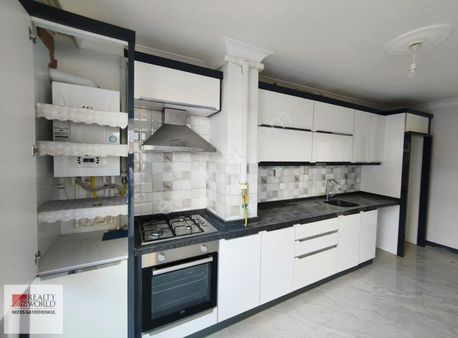 Rw Nefes Bahçelievler'de 115m2 2+1 Kapalı Mutfaklı Geniş Daire