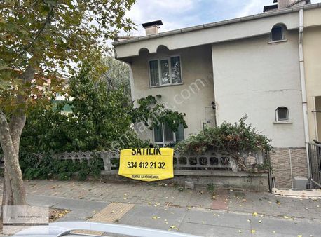 Batıkent Metro İstasyonu 2 Dak. Mesafe Full Yapılı Köşe Triplex