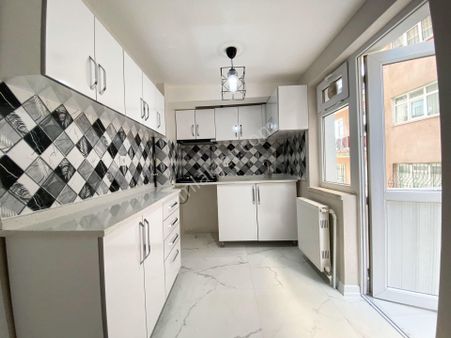 Etlik Adnan Yüksel Caddesi Yanı 1.kat Konumlu Full Yapılı Yatırımlık 2+1 Balkonlu Satılık Daire