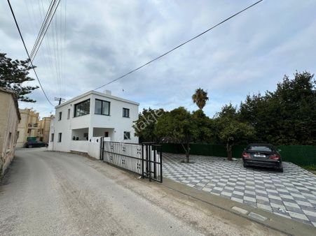 Girne Doğanköy' De 5 Odalı Satılık Müstakil Ev !!