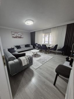 Nezih Ortamıyla Akkent Sitesi'nde Satılık Daire