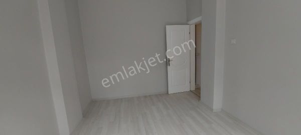 Beşiktaşta Park Manzaralı Sıfırlanmış 2+1 Dairedir