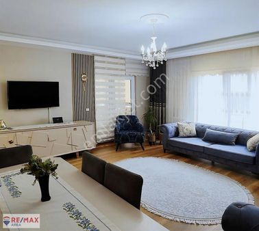 Remax Area'dan Geniş Ve Ferah Göl Manzaralı Dubleks Daire