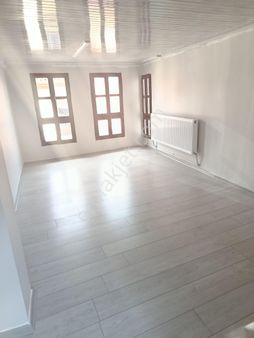 Afyon Tezcan Emlaktan Müstakil 1+1 Ev