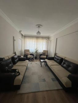 Cumhuriyet Mahallesi Diş Hastanesi Giriş Karşısı Satılık 3+1 Daire