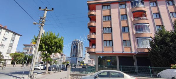 Kent Plazanın Yanında Geniş Satılık 2+1 Daire