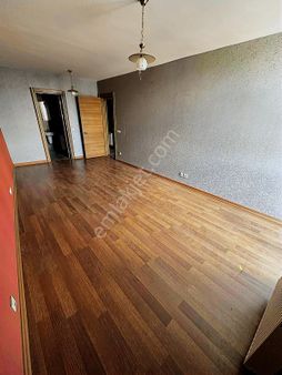 Beylikdüzü Merkezde E5 Üstü Satılık Daire