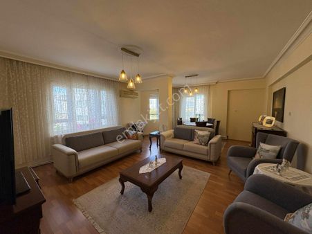 Şafak Emlak Satılık Fener Mah. 3+1 160m2 Ara Kat Doğal Gazlı