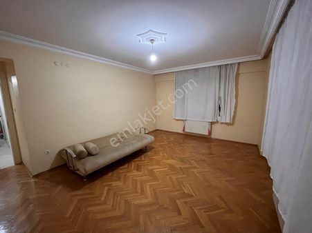 Adapazarı Yağcılar Mahallesinde Geniş Metrekareli Kiralık Daire