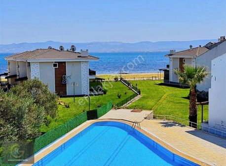 Güçlü Kardeşler Denize Sıfır 4+1 Manzaralı Ön Cephe Villa