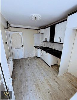 Vega Gayrimenkul'den Akmescit'te Satılık Arakat 3+1 Fırsat Daire