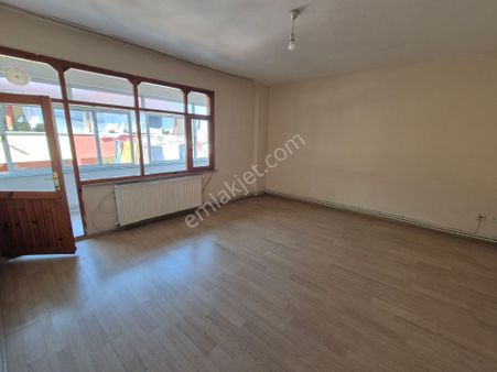 Yeni Sahra Merkezde, Ara Kat Geniş 3+1 Daire