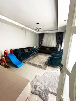 Meydankavağında İçi Lüks Yapılı Arakat 3+1