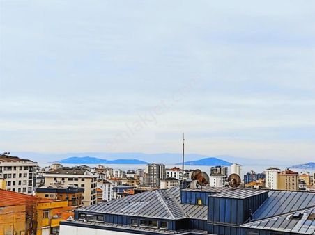 Kozyatağı Kozzy Avm'ye Komşu Deniz Manzaralı Daire İskanlı Deniz Görür