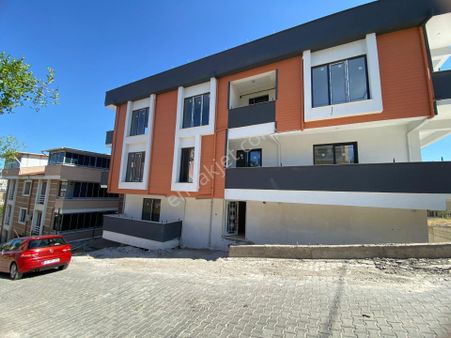 Era Sözden 1.sakarya Mah Sıfır Ebeveyn Banyolu 2+1 Satılık Daire