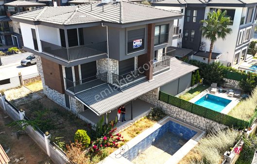 Kuşadası Davutlar Satılık Özel Havuzlu 5+1 Sıfır Villa
