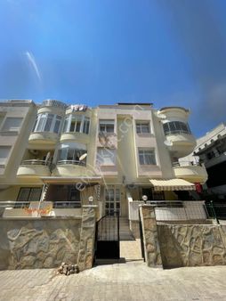 Didim Çamlık Mahallesinde Denize Yürüme Mesafesinde,ayrı Mutfaklı, Eşyalı 3+1 Satılık Dubleks