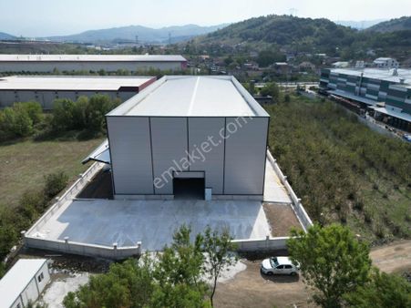 Gümüşova Selamlar'da 3000 M2 Arsa İçinde 1790 M2 Satılık Fabrika