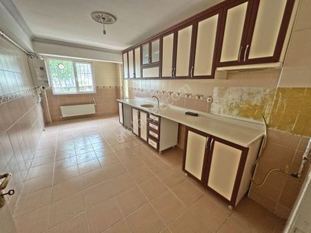Battalgazi Mahallesinde Bostancık Cadde Yakını Geniş 3+1 Kiralık Daire