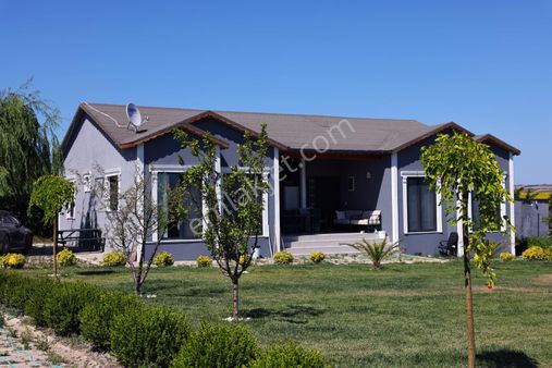 Çatalca İzzettin Mah. 4360 M2 İçinde 200 M2 Villa