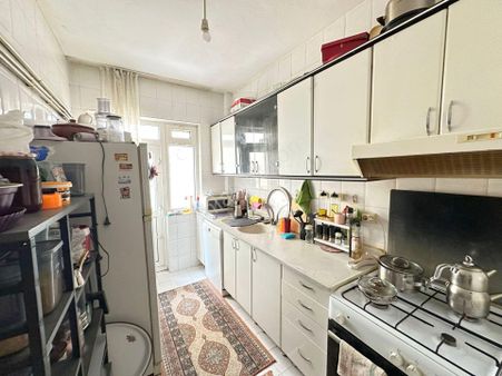 Şafak'tan İncirli'de Aşağı Eğlence Yakını 3+1 Orta Katta Daire