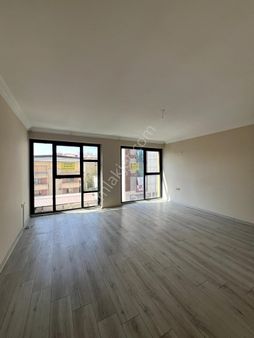 Torbalı Ertuğrul Mahallesi – Merkezi Çarşıda Satılık 1+1 Ofis