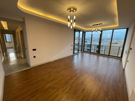 Kabasakal'da 3+1 Ana Cadde Üzerinde K.mutfak Sıfır Ultra Lüx Satılık Daire