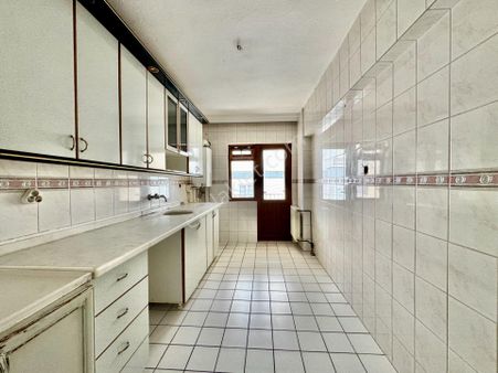 Çiftçioğullarından Merkezi Lokasyonda Ara Kat Güney Cephe 3+1 Daire