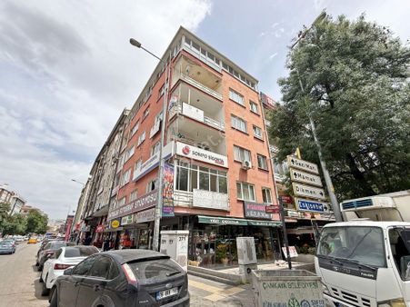 4+1 Atatürk Lisesi Karşısı Cad Cephe Tabela Değeri Yüksek