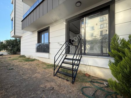 Parla'dan Altınkumda Bahçe Kullanımlı Sıfır Satılık 1+1 Daire