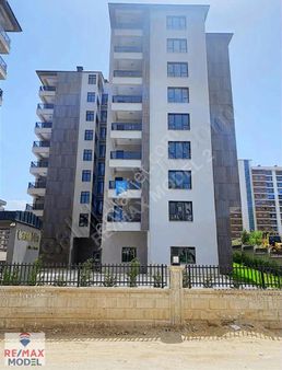 Remax Model Denizli'den Şemikler'de Lüks 3+1 Satılık Daire