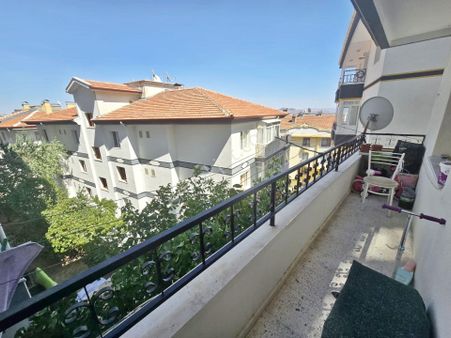 Yayla Mahallesi Muhtarlık Yakını 2.kat Konumunda Yüksek Giriş 2+1 Bağımsız Salon Cepheleri Açık !!!