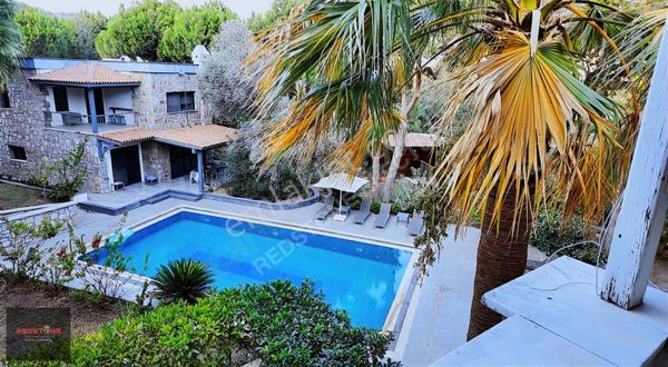 Redstonde'dan Türkbükünde Site İçerisinde Havuzlu Villa