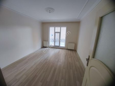 Global'den Çarşı İçinde Kiralık 3+1 Ara Kat Daire