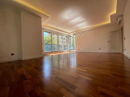 Göztepe 60.yıl Parkı'na Komşu Katta Tek 170 M2 4+1 Daire