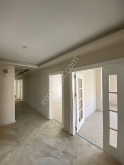 Vali Mithat Bey Mahallesinde 4+1 Site İçi Satılık Geniş Daire